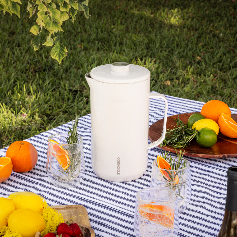 pitcher-t5 OatmilkPitcher_Lifestyle.png